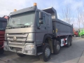 SINOTRUK HOWO 420HP 8x4 Tipper Truck With One Sleeper