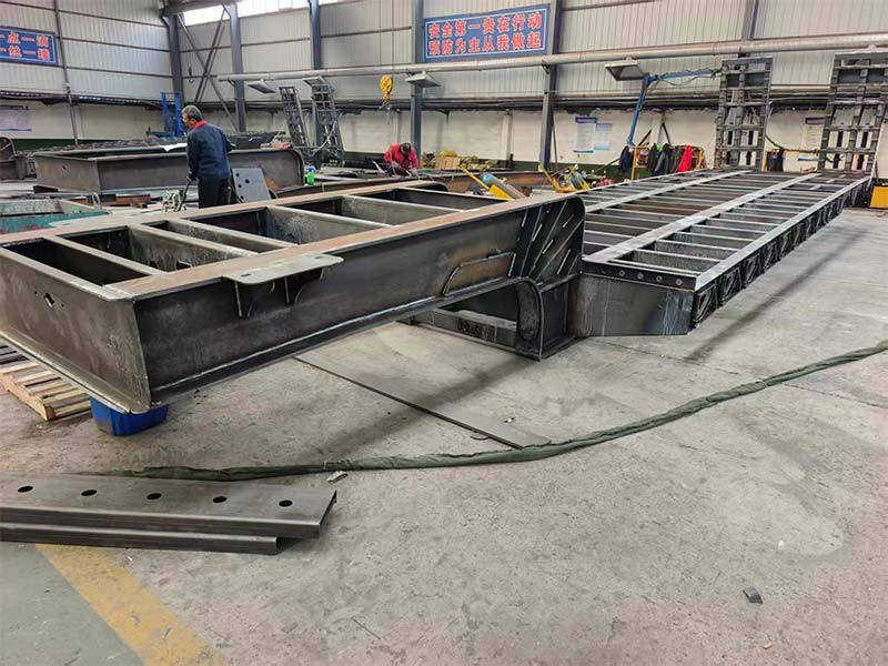 Our-semi-trailer-production-workshop