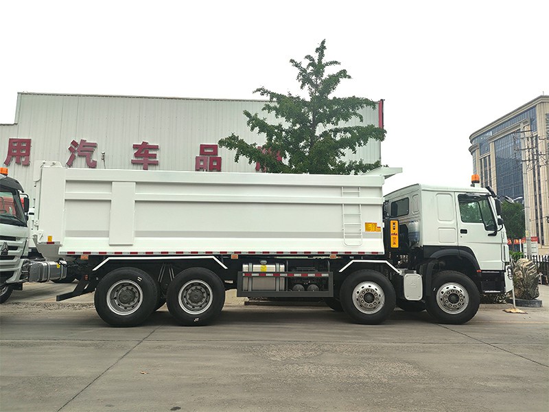 HOWO 8x4 dump truck