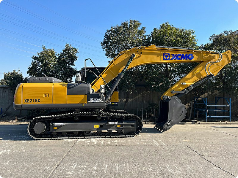 XCMG XE215C Side View