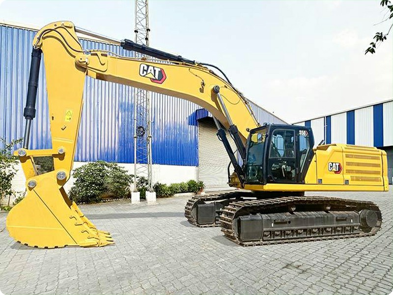 CAT 350 Side View