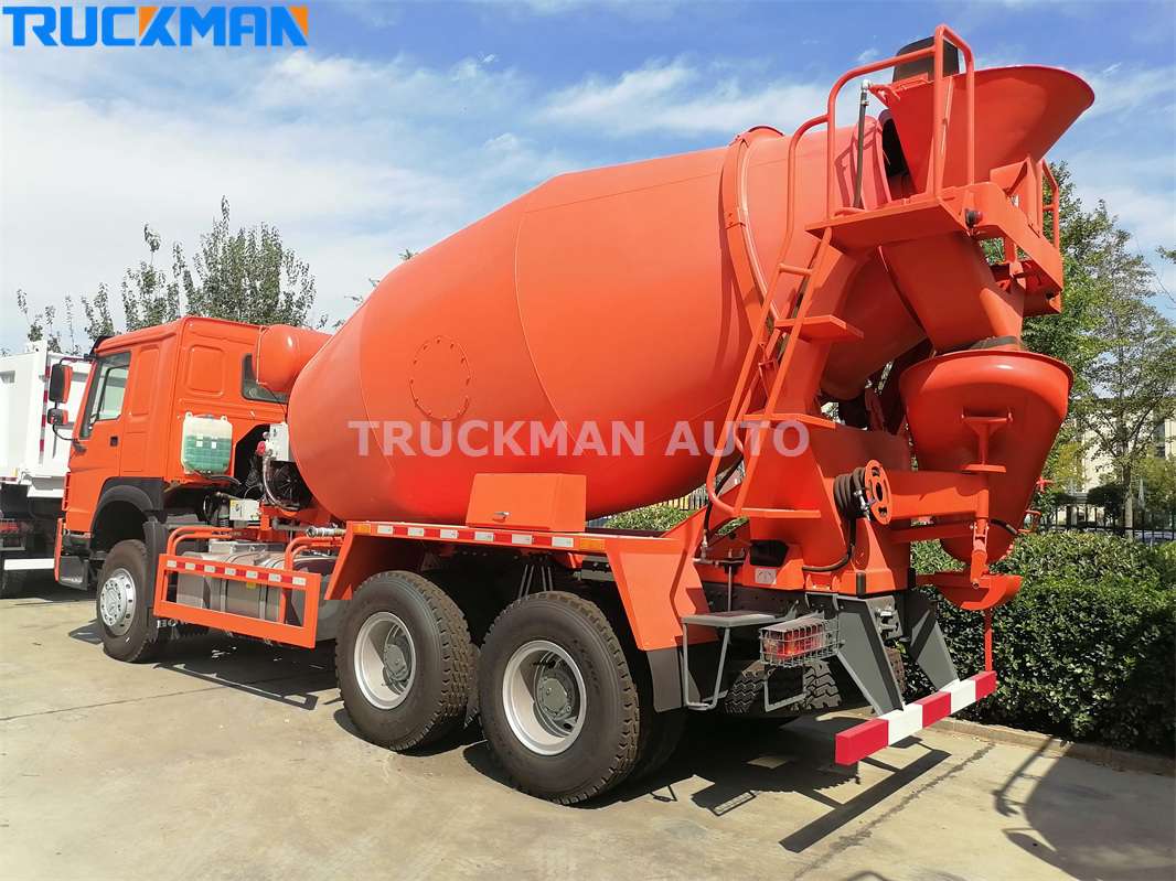 SINOTRUK HOWO concrete mixer truck