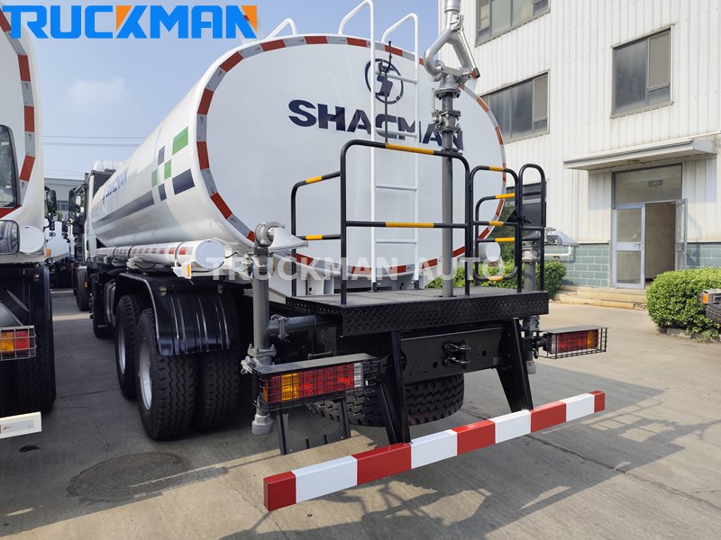 SHACMAN X3000 Water Tank Truck
