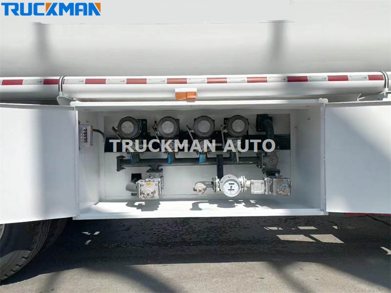 HOWO 25000L fuel tanker
