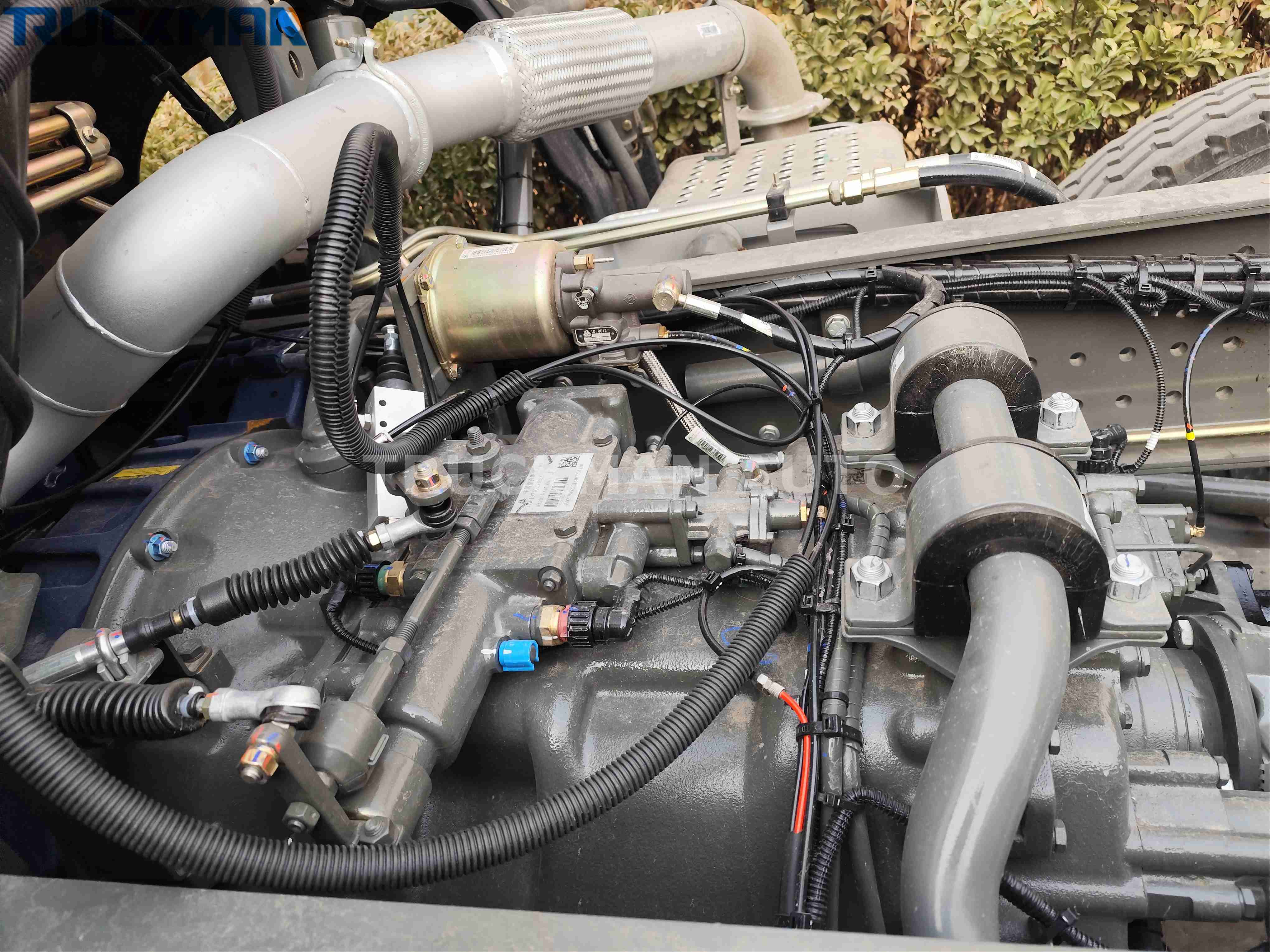 317HP tipping truck
