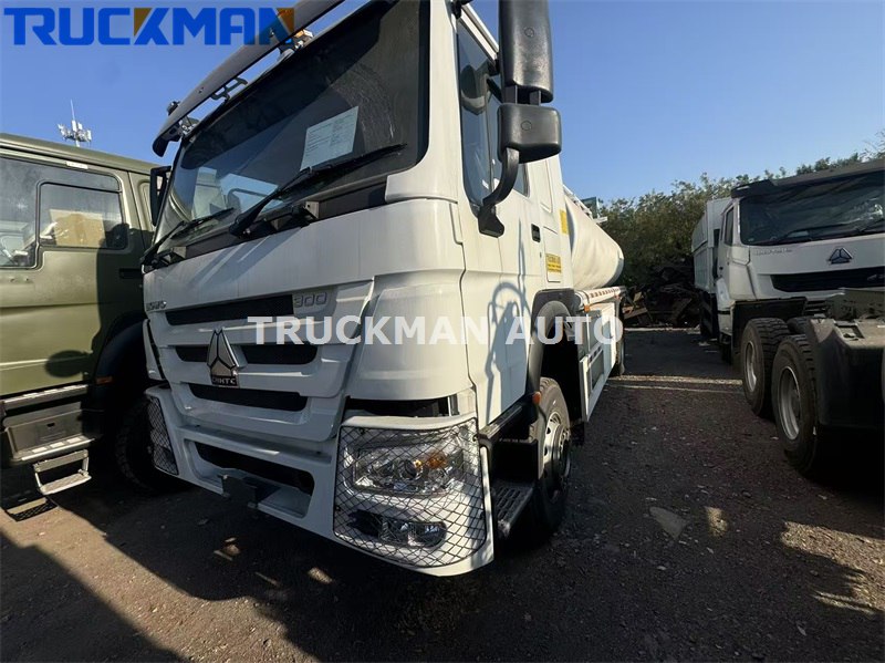 HOWO 15000L fuel tanker