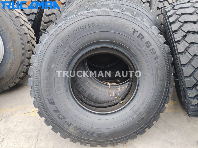 6X4 20000Liters HOWO Water Sprinkler Truck Tires