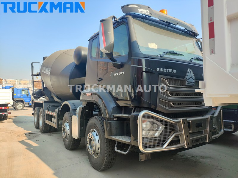 8x4 HOWO NX Mixer Truck
