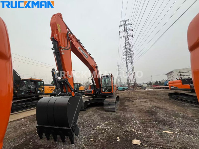 DEVELON DX220LCA Excavator