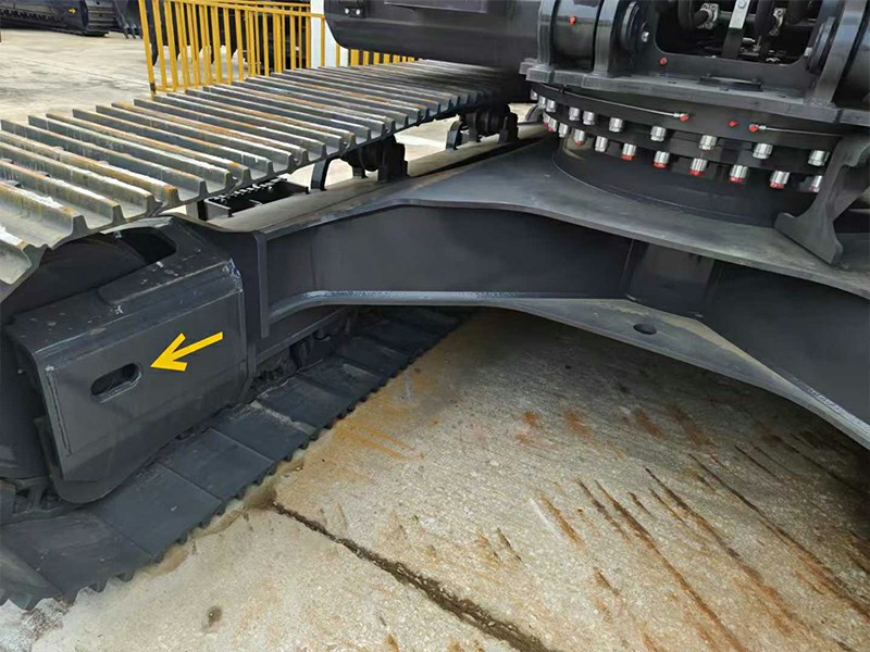 XCMG XE370CA track undercarriage