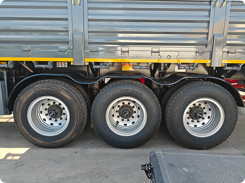 3 axle stake semi trailer heavy duty tire