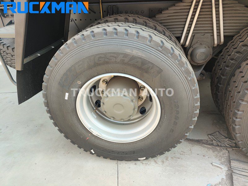 HOWO NX 8X4 Mixer Truck