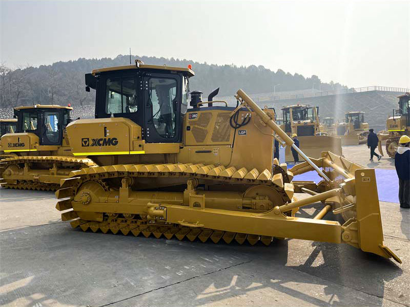 XCMG D260 heavy-duty bulldozer full machine photo