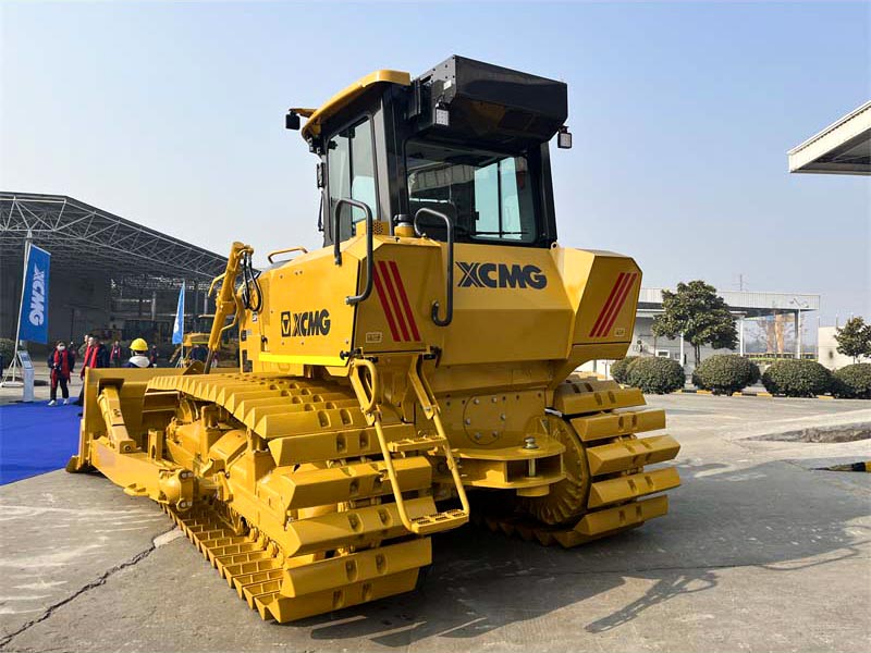 24 tons XCMG D260 earthmoving bulldozer overview