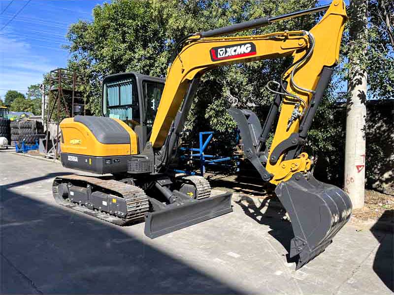 XCMG XE55GA crawler excavator front view