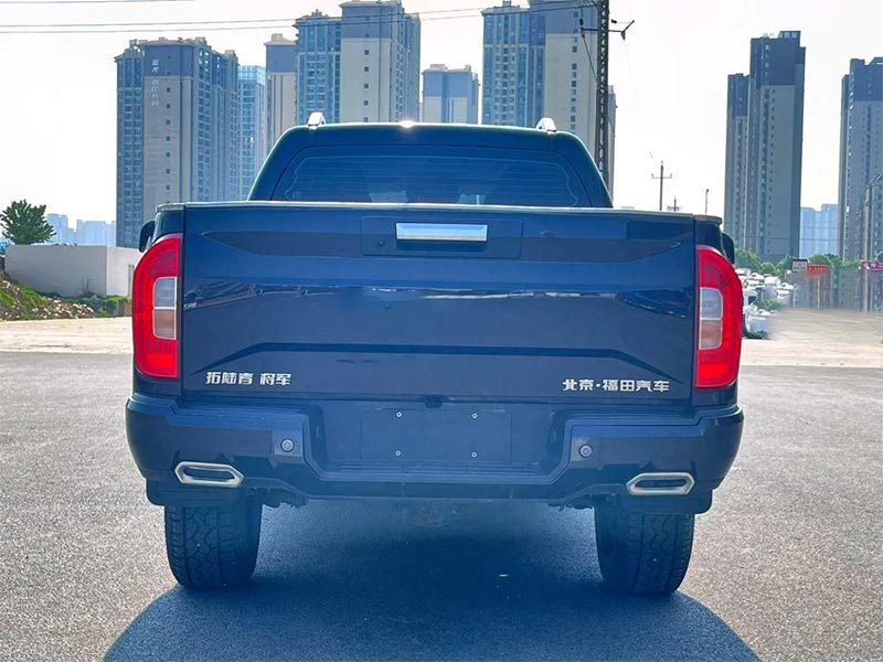 Side profile of FOTON TUNLAND G9 pickup showing full body and cargo box dimensions.