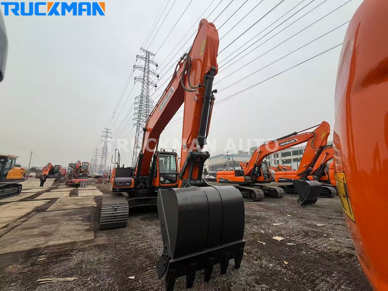 DEVELON 20 Tons Excavator