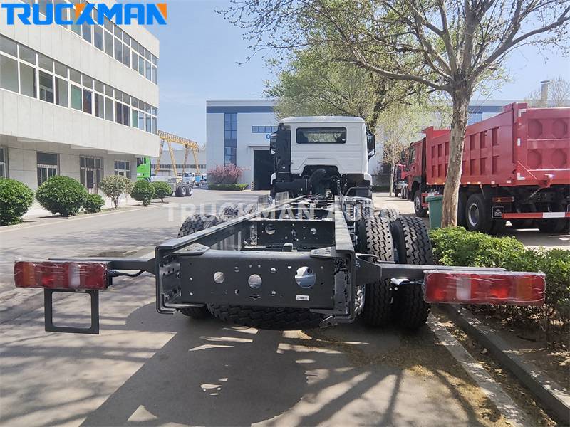 SINOTRUK Cargo Truck Chassis
