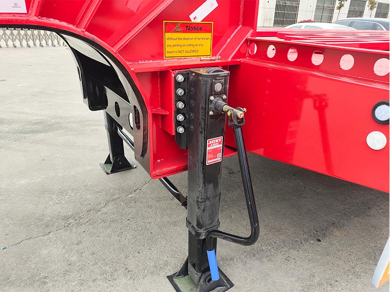 JOST landing gear and reinforced gooseneck structure of TRUCKMAN low bed trailer