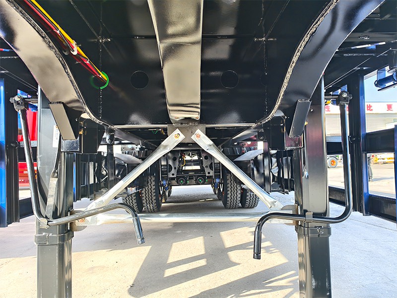Front structure of 3 axles side wall trailer