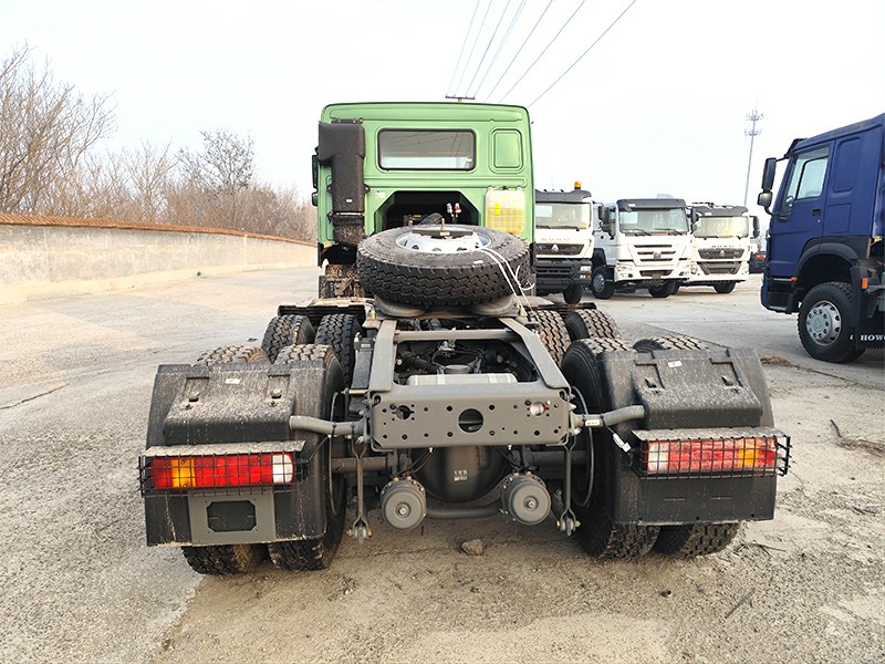 HOWO 400HP Tractor Truck Rear View
