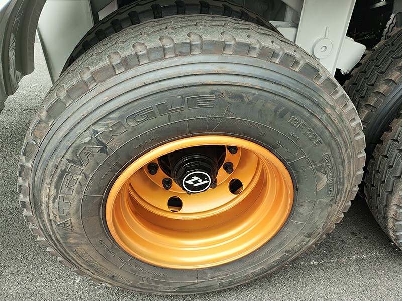 3 Axle Dump Semi Trailer Tyre