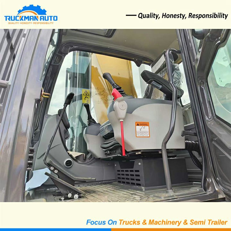 XCMG XE370CA 37 Tons Excavator Operator Cabin
