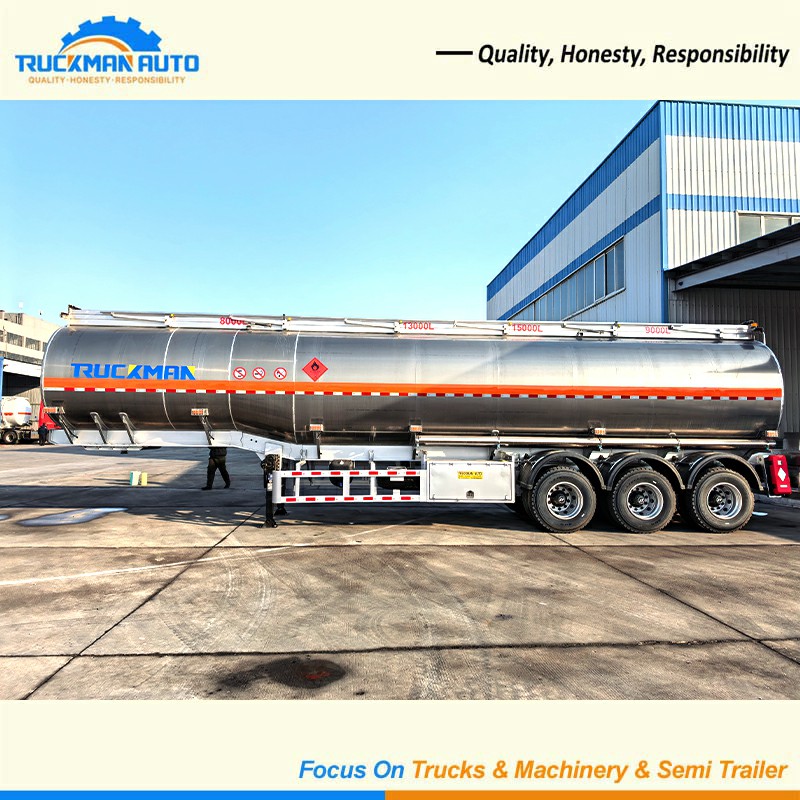 3 Axles Aluminum Alloy Fuel Tank Semi Trailer Side View
