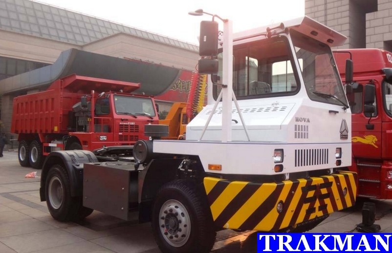 SINOTRUK HOVA 4x2 Port Terminal Tractor Truck