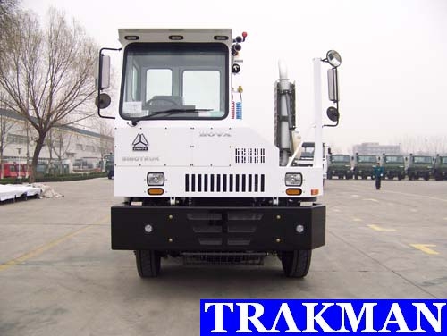 SINOTRUK HOVA 4x2 Port Terminal Tractor Truck