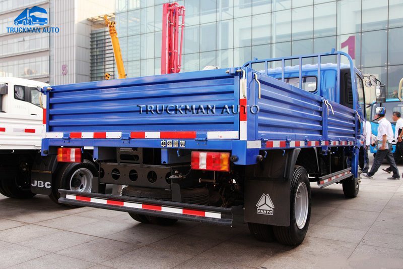 10 Tons SINOTRUCK Cargo Truck With One Bed Cabin